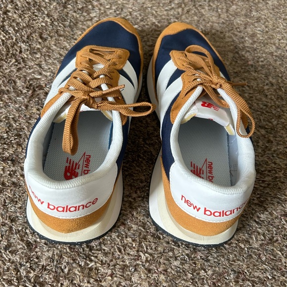 ‼️SOLD‼️New Balance Sneakers Navy/Yellow Men’s Shoe 12 - Picture 3 of 6